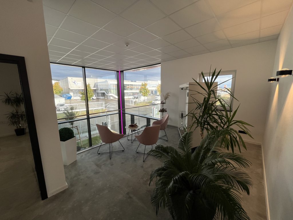 Gewerbe- und Betriebsgebäude in Gültstein